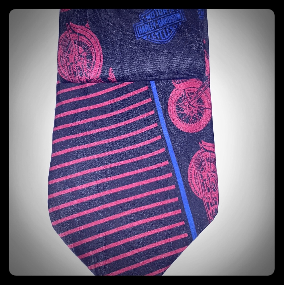 Official Harley Davidson tie with emblem and blke